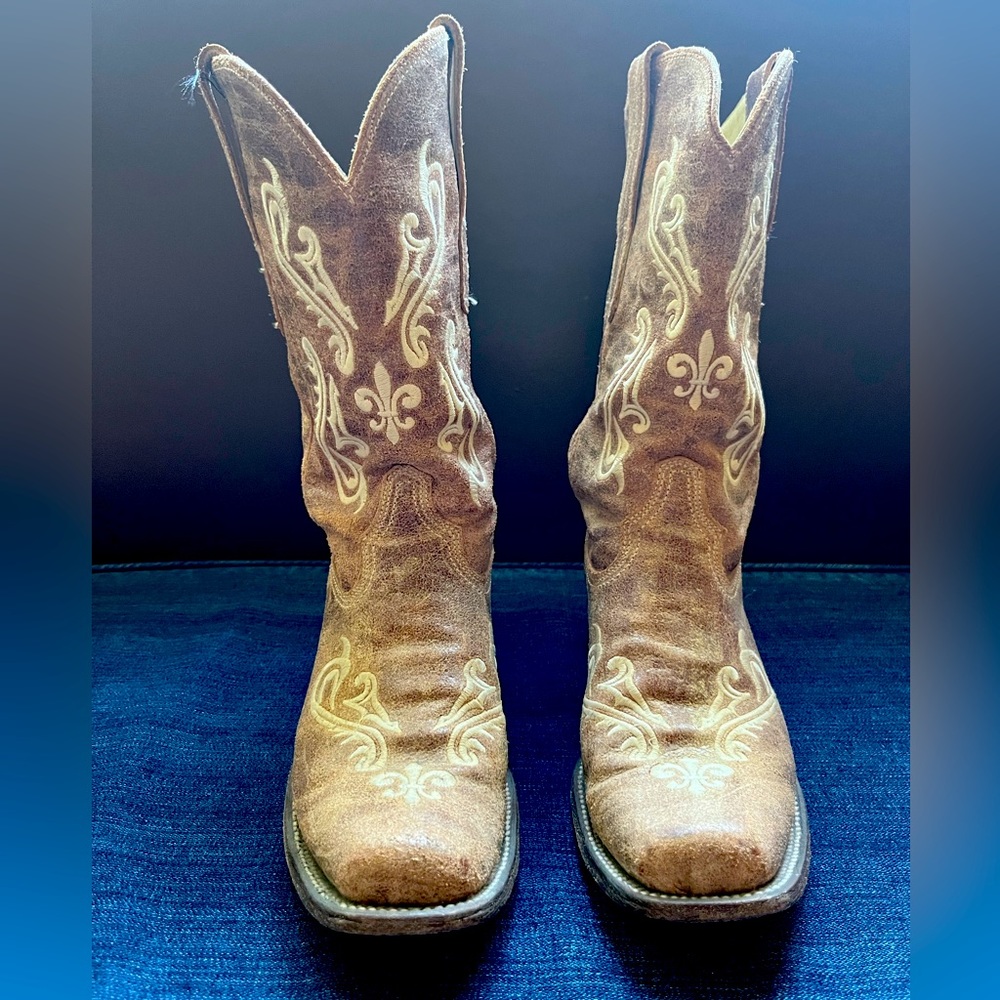 Corral Women’s Cowgirl boots size 9.5M